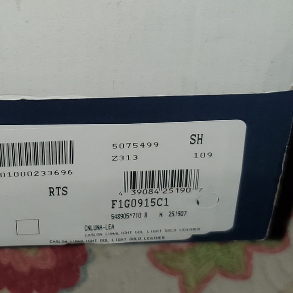 Shoes - Picture 4 of 4